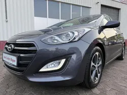 Grau Gebraucht 2016 Hyundai i30 Limousine | 8.600 € (Guter Preis)