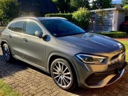 Grau Gebraucht 2020 Mercedes GLA220 AMG line SUV | 28.500 € (Guter Preis)