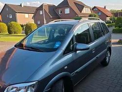 Grau Gebraucht 2005 Opel Zafira Van / Kleinbus | 2.800 € (Guter Preis)