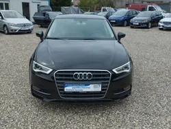 Schwarz Gebraucht 2015 Audi A3 Sportback Attraction Limousine | 11.969 € (Superpreis)