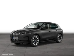 Grau Gebraucht 2024 BMW iX SUV | 82.946 € (Teuer)