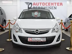 Weiß Gebraucht 2011 Opel Corsa Satellite Limousine | 6.999 € (Teuer)