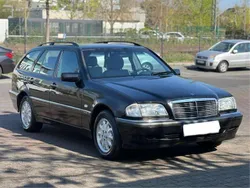 Schwarz Gebraucht 2001 Mercedes C200 Elegance Kombi | 1.590 € (Fairer Preis)