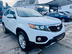 Weiß Gebraucht 2010 Kia Sorento Vision SUV | 9.900 € (Etwas zu teuer)
