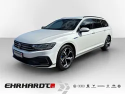 Oryxweiß perlmutteffekt Gebraucht 2020 VW Passat GTE Kombi | 19.990 € (Fairer Preis)