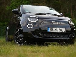 Schwarz Gebraucht 2022 Fiat 500e La Prima Kleinwagen | 18.100 € (Guter Preis)