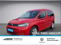 Rot Gebraucht 2023 VW Caddy Basis Van / Kleinbus | 28.890 € (Fairer Preis)