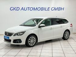 Weiß Gebraucht 2021 Peugeot 308 Allure Kombi | 12.990 € (Guter Preis)