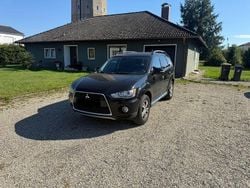 Schwarz Gebraucht 2013 Mitsubishi Outlander Motion SUV | 5.999 € (Guter Preis)