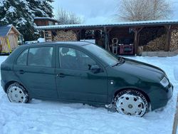 Schwarz Gebraucht 2000 Skoda Fabia Kleinwagen | 1.500 € (Fairer Preis)