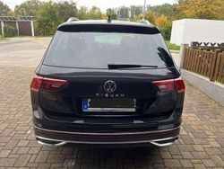 Schwarz Gebraucht 2021 VW Tiguan Elegance SUV | 26.816 € (Fairer Preis)