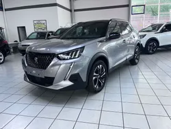 Grau Gebraucht 2023 Peugeot 2008 GTi SUV | 19.990 € (Guter Preis)