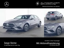 Lack mountaingrau Gebraucht 2024 Mercedes A200 Advanced Limousine | 29.890 € (Fairer Preis)