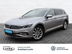 Silber (pyritsilber metallic) Gebraucht 2023 VW Passat Elegance Kombi | 34.717 € (Teuer)