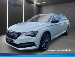Weiss Gebraucht 2021 Skoda Superb SportLine Kombi | 30.980 € (Fairer Preis)