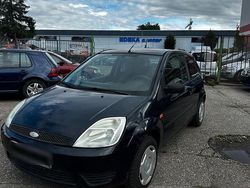 Blau Gebraucht 2005 Ford Fiesta Kleinwagen | 650 € (Guter Preis)