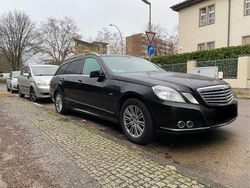 Schwarz Gebraucht 2010 Mercedes E250 Kombi | 4.000 € (Guter Preis)