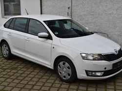 Weiß Gebraucht 2013 Skoda Rapid Ambition Kombi | 3.900 € (Superpreis)