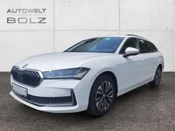 Weiss Gebraucht 2024 Skoda Superb Selection Kombi | 34.990 € (Fairer Preis)