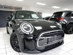 Schwarz Gebraucht 2022 Mini ONE Classic Kleinwagen | 18.950 € (Fairer Preis)