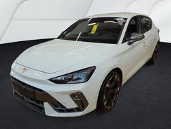 Glacial weiß metallic (metallic) Gebraucht 2025 Cupra Leon Limousine | 29.980 € (Guter Preis)