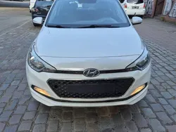 Weiß Gebraucht 2017 Hyundai i20 Kleinwagen | 7.300 € (Superpreis)