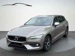 Pebble grey Gebraucht 2021 Volvo V60 Momentum Kombi | 19.500 € (Guter Preis)