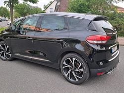 Schwarz Gebraucht 2017 Renault Scénic IV Bose Edition Van / Kleinbus | 14.900 € (Etwas zu teuer)