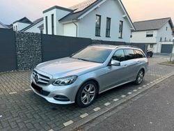Grau Gebraucht 2015 Mercedes E200 Kombi | 10.999 € (Guter Preis)
