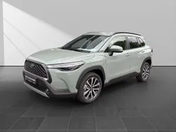 Grün Neu 2025 Toyota Corolla Cross SUV | 38.990 € (Teuer)