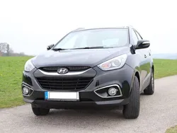 Schwarz metallic Gebraucht 2014 Hyundai Tucson SUV | 10.900 €
