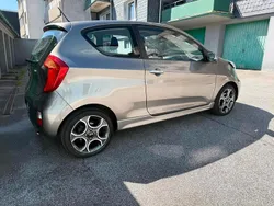Grau Gebraucht 2012 Kia Picanto Kleinwagen | 5.900 € (Fairer Preis)