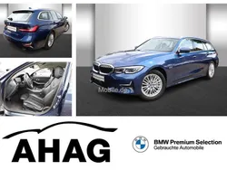 Blau Gebraucht 2022 BMW 330e Luxury Line Kombi | 25.990 € (Fairer Preis)
