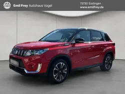 Bright red/cosmic black pearl Gebraucht 2019 Suzuki Vitara Comfort+ SUV | 20.980 € (Etwas zu teuer)