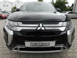 Schwarz Gebraucht 2020 Mitsubishi Outlander P-HEV Top SUV | 21.490 € (Fairer Preis)