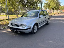 Silber Gebraucht 2001 VW Golf IV Kleinwagen | 2.000 € (Fairer Preis)