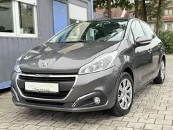 Grau Gebraucht 2018 Peugeot 208 Active Kleinwagen | 8.990 € (Fairer Preis)