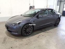 Grau Gebraucht 2022 Tesla Model 3 Performance Limousine | 31.986 € (Guter Preis)