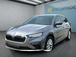 Grau Gebraucht 2024 Skoda Scala Kleinwagen | 22.049 € (Fairer Preis)