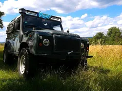 Grün Gebraucht 2012 Land Rover Defender SUV | 37.500 € (Guter Preis)