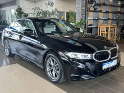 Schwarz Gebraucht 2023 BMW 318 Shadowline Limousine | 32.500 € (Fairer Preis)