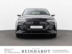 Mythosschwarz metallic Gebraucht 2022 Audi e-tron Sportback Ambiente SUV | 49.660 € (Guter Preis)