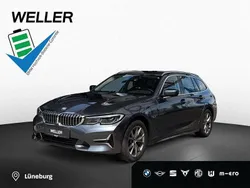 Mineralgrau metallic (grau) Gebraucht 2022 BMW 330e Comfort Edition Kombi | 27.990 € (Guter Preis)