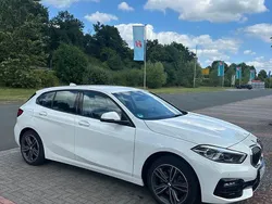 Weiß Gebraucht 2021 BMW 116 Sport Line Kleinwagen | 19.500 € (Fairer Preis)