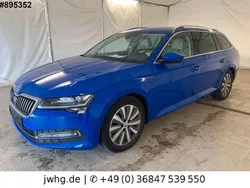 Energyblau Gebraucht 2023 Skoda Superb Style Kombi | 19.990 €