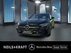 Schwarz Gebraucht 2024 Mercedes A200 AMG Kleinwagen | 36.450 € (Teuer)