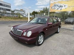 Rot Gebraucht 1996 Mercedes E230 Classic Limousine | 5.990 € (Etwas zu teuer)