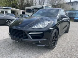 Schwarz metallic Gebraucht 2014 Porsche Cayenne Turbo SUV | 45.000 €