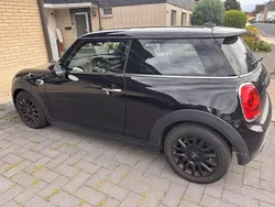 Schwarz Gebraucht 2020 Mini ONE Kleinwagen | 15.900 € (Guter Preis)