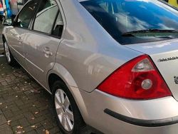 Silber Gebraucht 2025 Ford Mondeo Limousine | 3.000 €